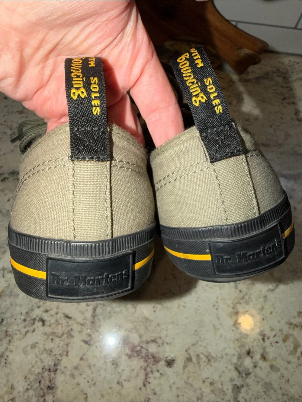 Dr Martens Doc $60 Pressler Olive Canvas Low-Top Unisex Sneaker 7 M 8 L